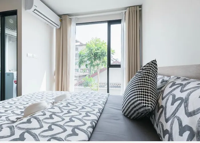 Apartment 沙吞sathon-charoen Nakhon精品公寓