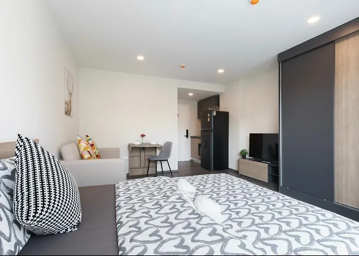 Apartment 沙吞sathon-charoen Nakhon精品公寓 *