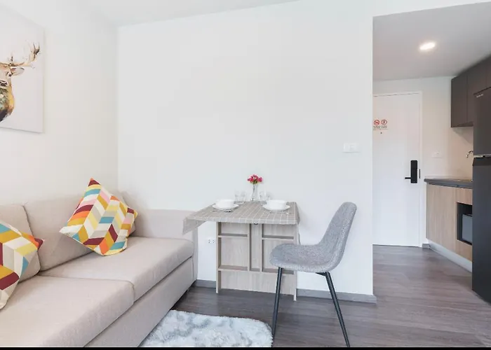 Apartment 沙吞sathon-charoen Nakhon精品公寓