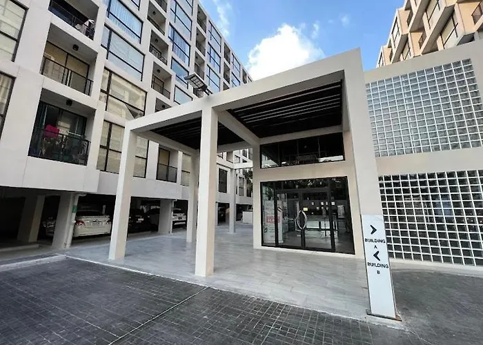 Apartment 沙吞sathon-charoen Nakhon精品公寓